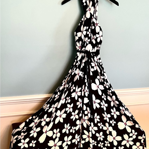 Gorgeous Theia Love Designer Gown Elegant feels like silk - Picture 6 of 11